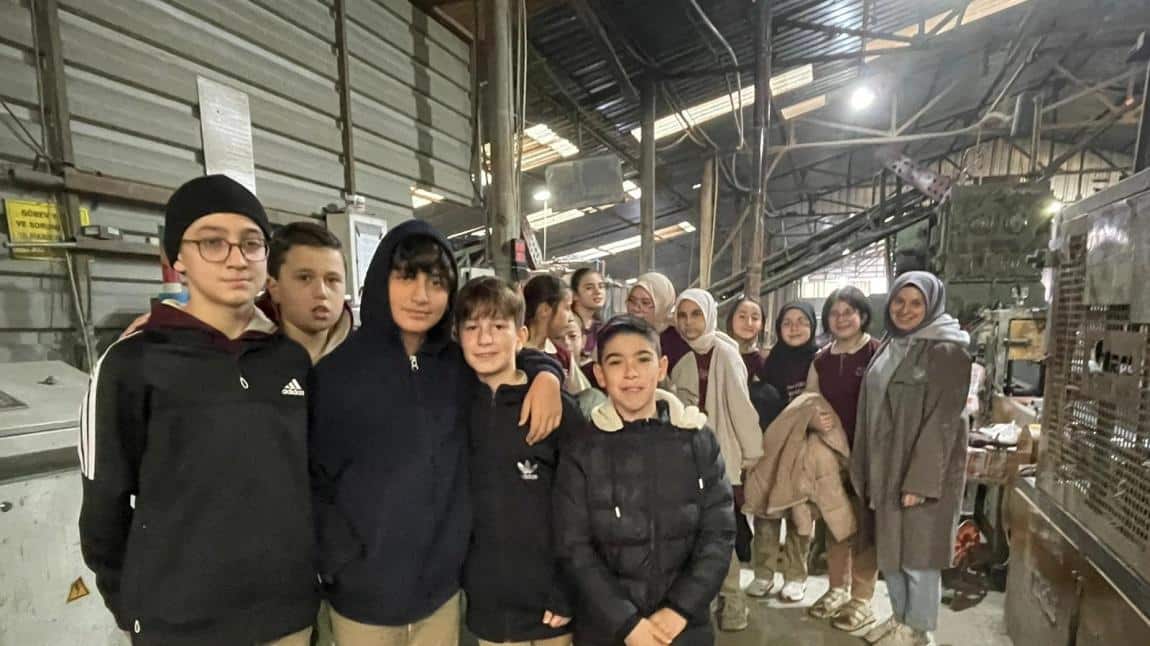 Robotik Kodlama Kursu  Öğrencilerimiz  Yaylaoğlu Toprak Sanayii Fabrikasını Ziyaret Etti.